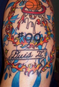 肩部彩色火焰与英文字母纹身