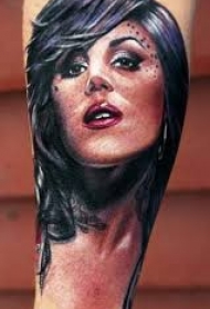 小臂写实风格彩色美女肖像纹身图案