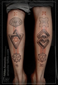 腿部伟大设计大量彩色几何风格纹身图案