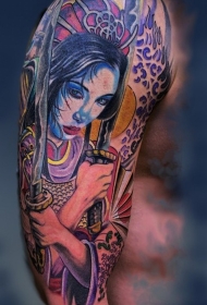 大臂壮观的五彩亚洲女战士纹身图案