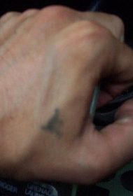 手部黑色简约监狱符号纹身图案