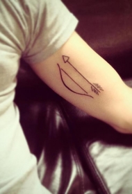手臂简约的黑色弓箭纹身图案