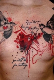 胸部红色心脏与黑色十字架小鸟纹身图案