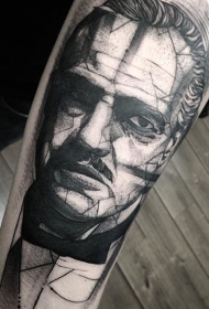 黑白电影教父肖像与几何元素纹身图案