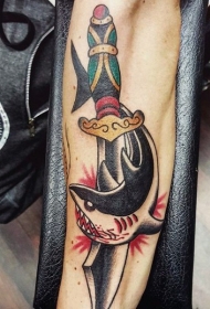old school彩色刀与鲨鱼手臂纹身图案