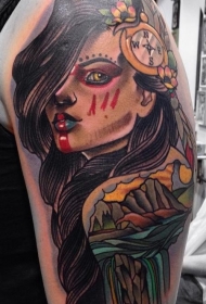 肩部彩色印度妇女与指南针纹身