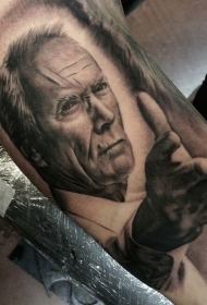 好看的黑色逼真克林特肖像纹身图案