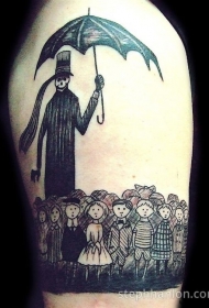 独特的黑白卡通小孩与可怕男性纹身图案