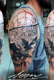 大臂超现实主义风格神秘女人和玫瑰小鸟纹身图案