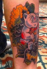 old  school彩色微笑招财猫和花朵腿部纹身图案