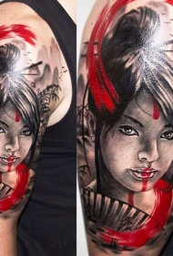 肩部彩色日本艺伎与风扇纹身图案