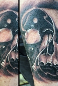 手臂黑白骷髅头八卦纹身图案