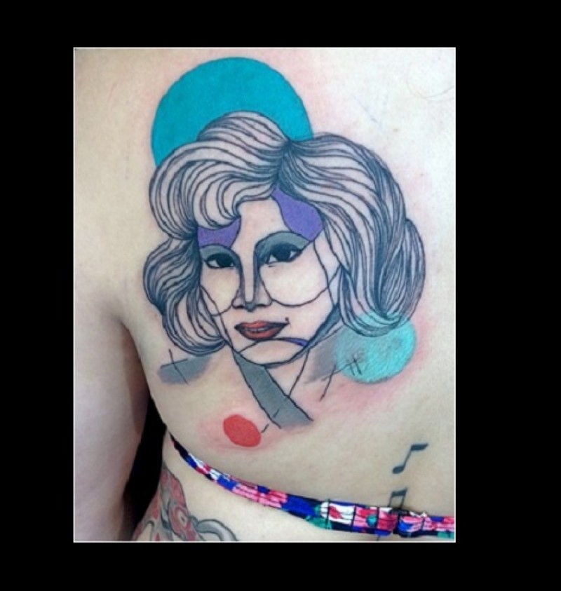 背部自制的彩色线条女人肖像纹身图案