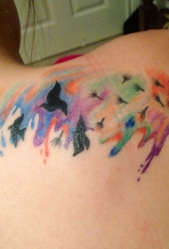 肩部水彩风格蒲公英和一群黑鸟彩色纹身图案