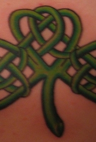 凯尔特结组合的三叶草纹身图案