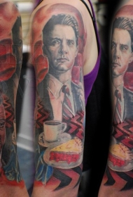 插画风格的彩色电影场景纹身图案