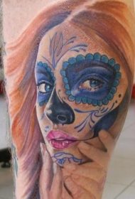 腿部彩色漂亮的红发女孩纹身图案