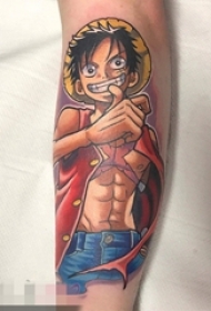 男生手臂上彩绘抽象线条动漫人物海贼王路飞纹身图片