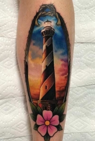 自然的彩色灯塔与粉红色花朵纹身图案