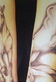 雄壮的马黑色纹身图案