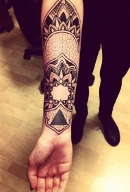 手臂黑色美妙的装饰图腾纹身图案
