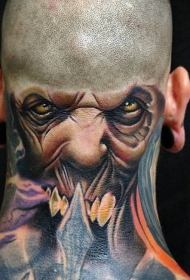头部不寻常的彩色怪物头像纹身图案