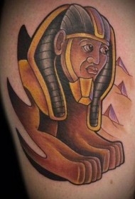 彩色幻想狮身人像与小金字塔卡通纹身图案