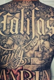 背部黑白部落为主题的字母纹身图案