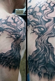 肩部黑灰寂寞的树纹身图案