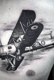 胸部写实风格的滑稽的战斗机黑白纹身图案