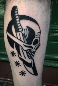 腿部黑色花环风格典型的头骨纹身图案