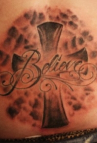 十字架与英文纹身图案