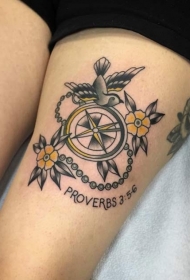 大腿航海主题罗盘花朵和小鸟纹身图案