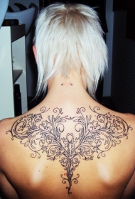 背部简单设计的黑色图腾纹身图案