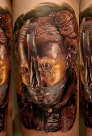 腿部彩色恐怖风格女人戴面具纹身