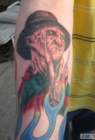 手臂彩色弗莱迪·克鲁格纹身图案