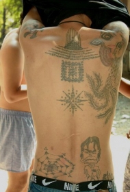 背部凤凰男性与宗教经文纹身图案