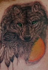 背部彩色狼肖像与太阳纹身图案