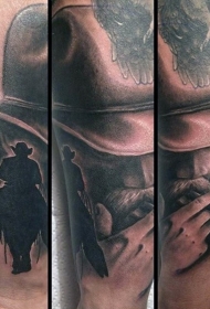手臂写实的吸烟悲伤牛仔纹身图案