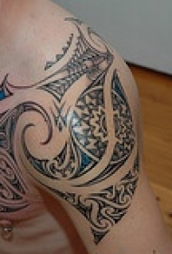 半甲部落风机械纹身图案