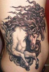 腰侧棕色伟大的鬃毛马纹身图案