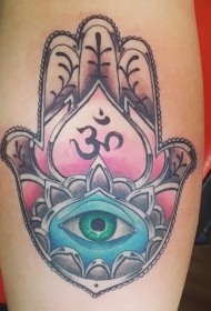 手臂老学校风格色彩色的神秘Hamsa纹身