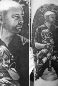 腿部灰色父亲与女儿肖像纹身图案