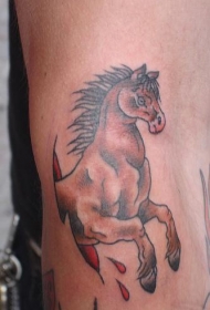 腰侧棕色马从皮肤撕裂出来纹身
