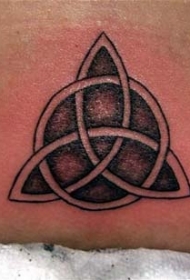 三叶草凯尔特结黑色纹身图案