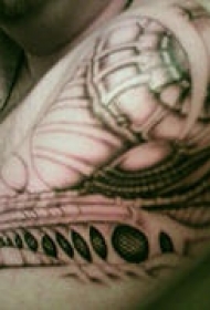 肩部生物力学黑色机械纹身图案