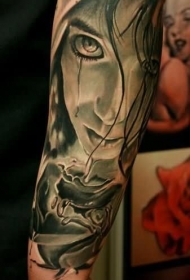 new school小臂神秘女孩肖像纹身图案