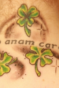 脖子彩色四叶草英文纹身图案