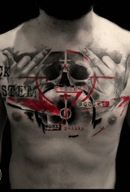 胸部彩色骷髅与鄙视手纹身图案