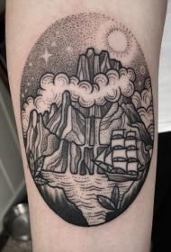 小臂old school黑色点刺神秘岛与帆船纹身图案